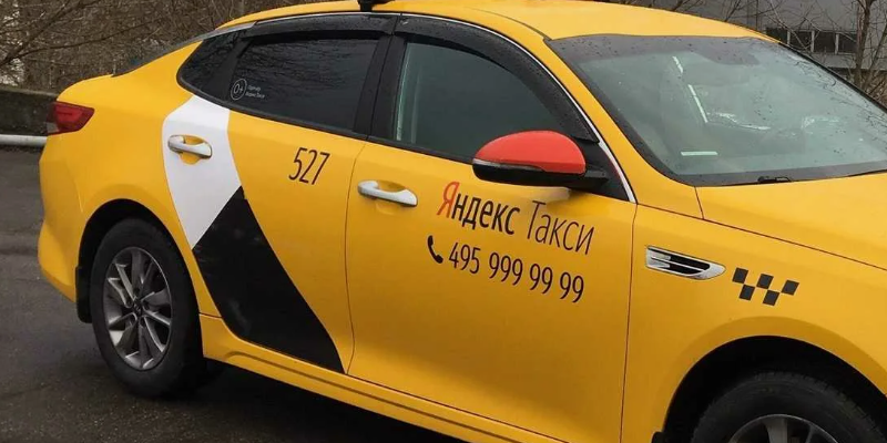 Работа в такси на автомобиле компании: плюсы, минусы и особенности